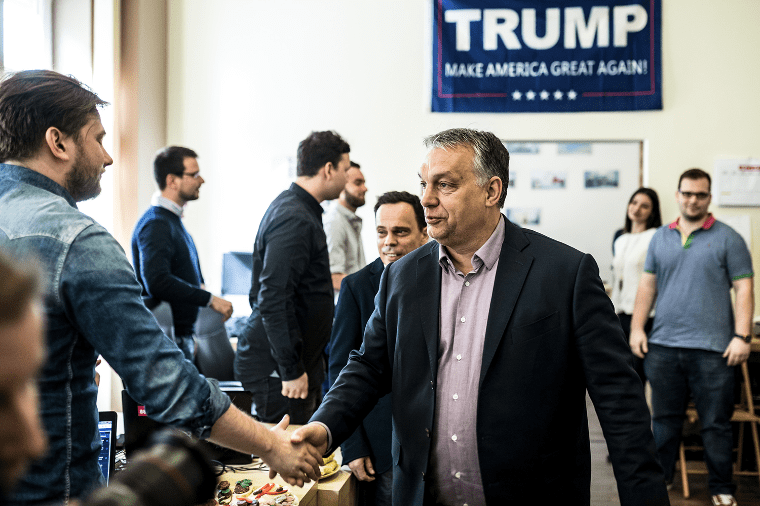 Orbán Viktor a 888.hu szerkesztőségében