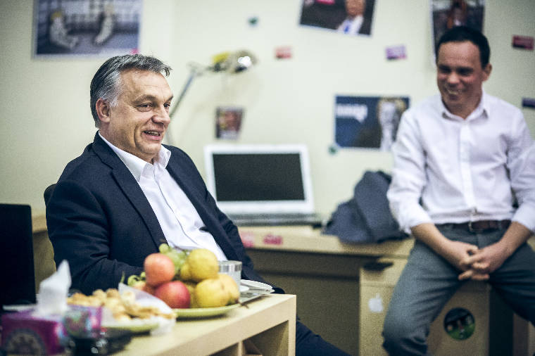 Orbán Viktor és G Fodor Gábor a 888.hu szerkesztőségében
